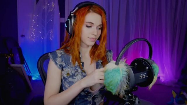 amouranth riding