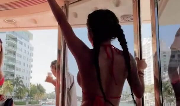 malu trevejo video