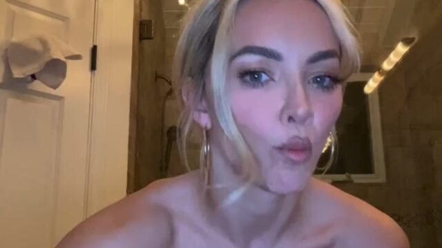 lindsey pelas onlyfans live